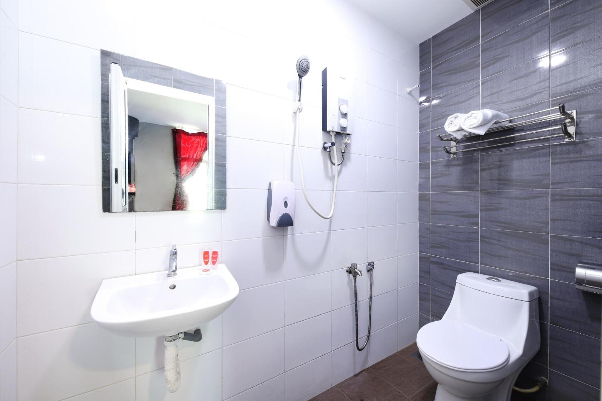 Malacca Super Oyo 1184 Ho Hotel מראה חיצוני תמונה